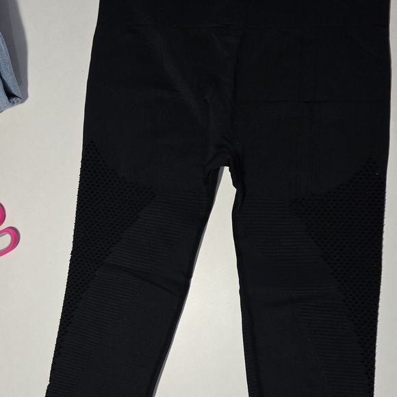 CRVS Women's Black Mesh Leggings - Picture 4 of 11